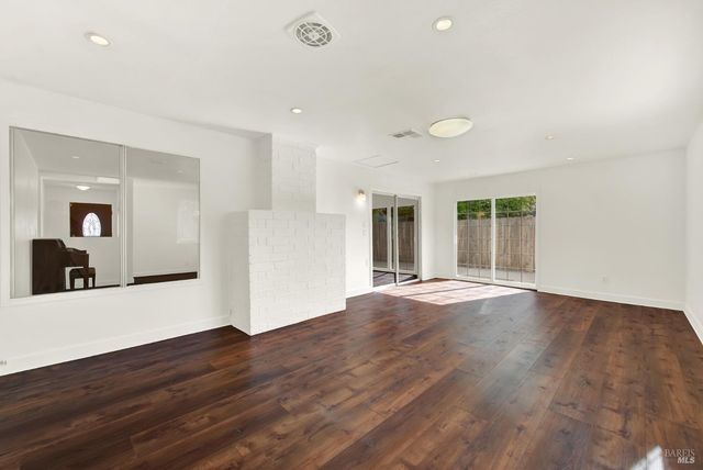 421 Sarah Way, Suisun City, CA 94585