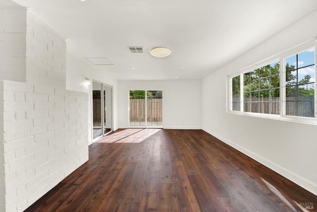 421 Sarah Way, Suisun City, CA 94585