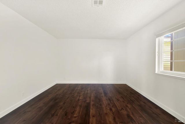 421 Sarah Way, Suisun City, CA 94585