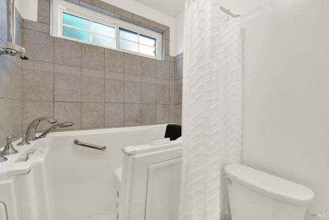 421 Sarah Way, Suisun City, CA 94585