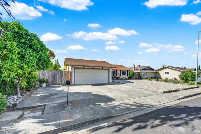 421 Sarah Way, Suisun City, CA 94585