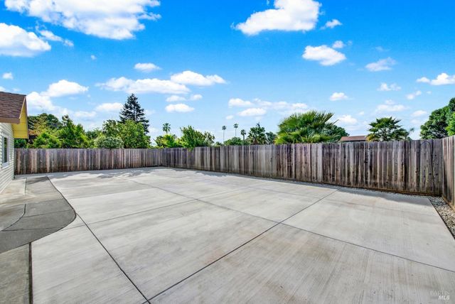 421 Sarah Way, Suisun City, CA 94585
