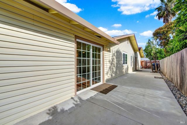 421 Sarah Way, Suisun City, CA 94585