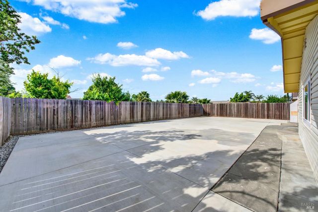 421 Sarah Way, Suisun City, CA 94585