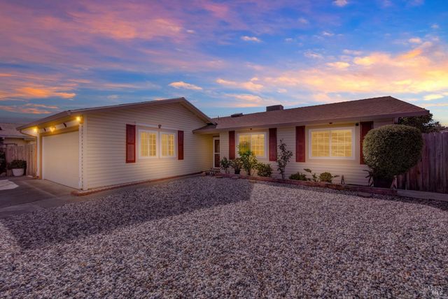 421 Sarah Way, Suisun City, CA 94585