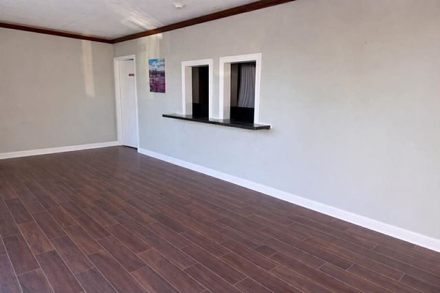 8306 S 88th Avenue, Justice, IL 60458