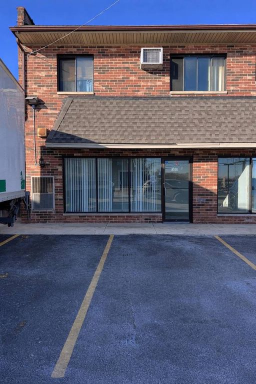 8306 S 88th Avenue, Justice, IL 60458