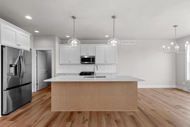 1417 CROSSROADS DRIVE, De Pere, WI 54115