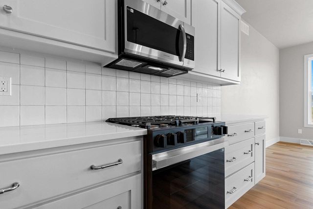 1417 CROSSROADS DRIVE, De Pere, WI 54115