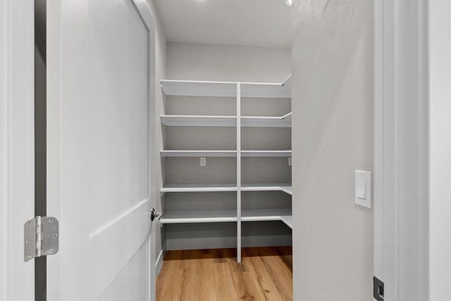 1417 CROSSROADS DRIVE, De Pere, WI 54115