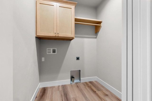 1417 CROSSROADS DRIVE, De Pere, WI 54115