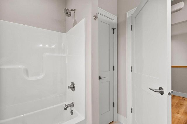 1417 CROSSROADS DRIVE, De Pere, WI 54115