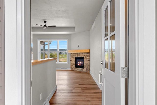 1417 CROSSROADS DRIVE, De Pere, WI 54115