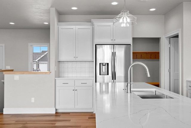 1417 CROSSROADS DRIVE, De Pere, WI 54115