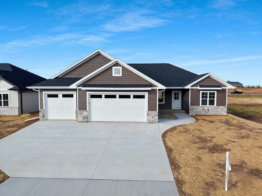 1417 CROSSROADS DRIVE, De Pere, WI 54115