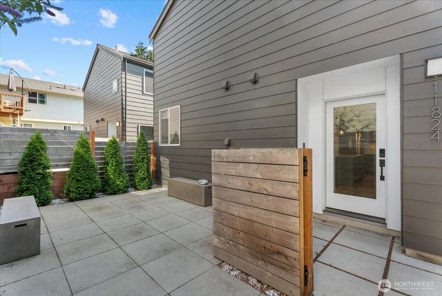 11824 31st Place NE, Seattle, WA 98125