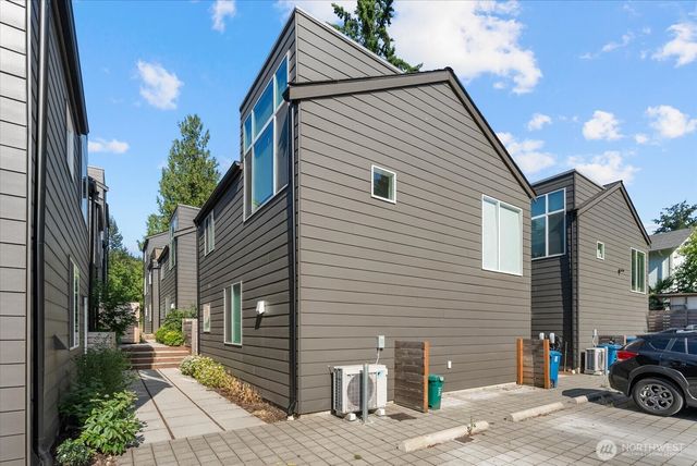 11824 31st Place NE, Seattle, WA 98125