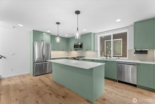 11824 31st Place NE, Seattle, WA 98125