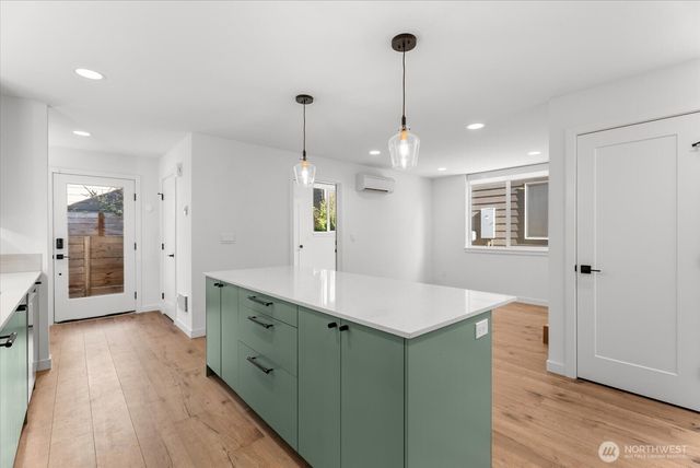 11824 31st Place NE, Seattle, WA 98125
