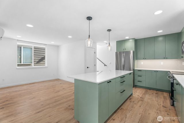 11824 31st Place NE, Seattle, WA 98125