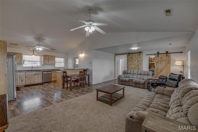 1002 Goldbits Road, Farmington, MO 63640