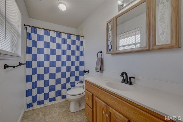 1002 Goldbits Road, Farmington, MO 63640