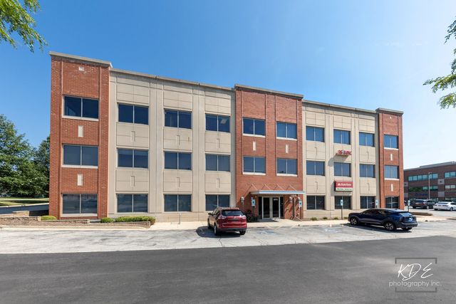 2272 95th Street 125-2, Naperville, IL 60564