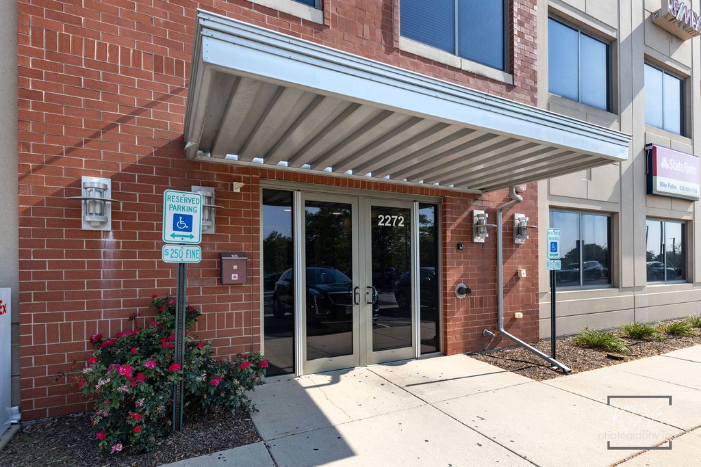 2272 95th Street 125-2, Naperville, IL 60564