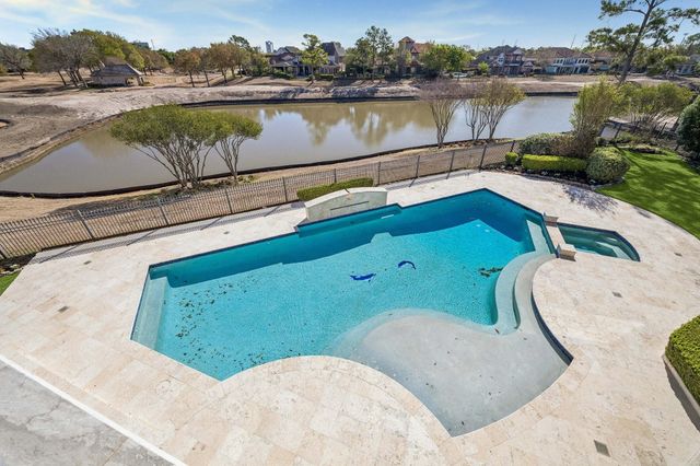 11602 Versailles Lakes Lane, Houston, TX 77082