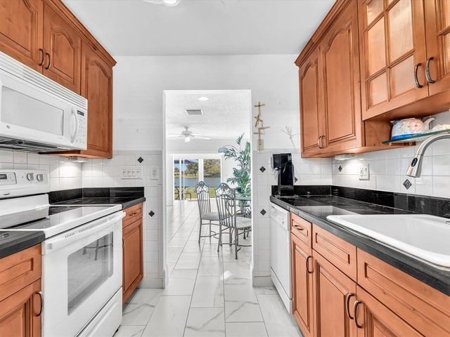 2017 SW GOLF Lane 109, Boynton Beach, FL 33426