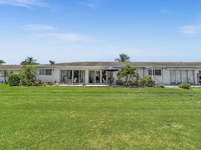 2017 SW GOLF Lane 109, Boynton Beach, FL 33426