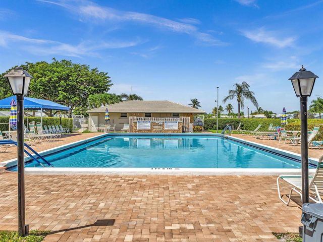 2017 SW GOLF Lane 109, Boynton Beach, FL 33426