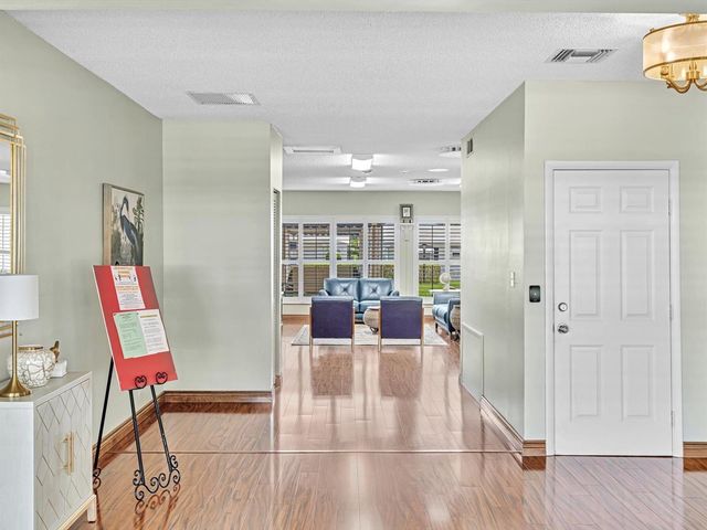 2017 SW GOLF Lane 109, Boynton Beach, FL 33426