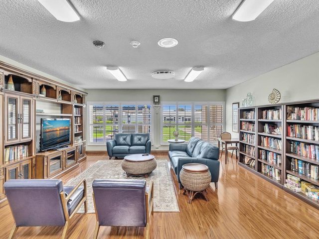2017 SW GOLF Lane 109, Boynton Beach, FL 33426