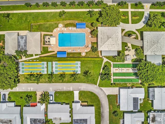 2017 SW GOLF Lane 109, Boynton Beach, FL 33426