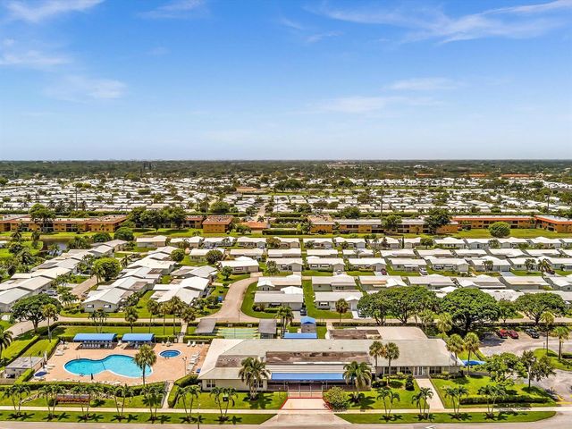 2017 SW GOLF Lane 109, Boynton Beach, FL 33426