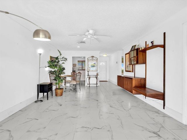 2017 SW GOLF Lane 109, Boynton Beach, FL 33426