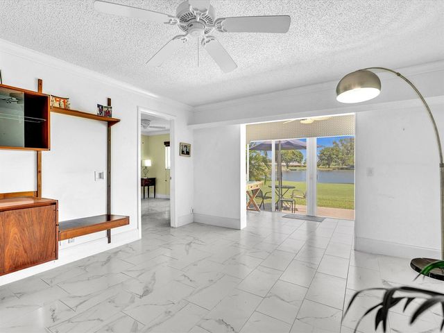 2017 SW GOLF Lane 109, Boynton Beach, FL 33426