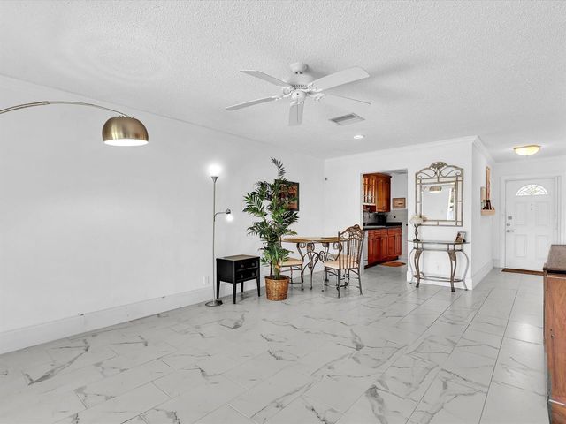 2017 SW GOLF Lane 109, Boynton Beach, FL 33426