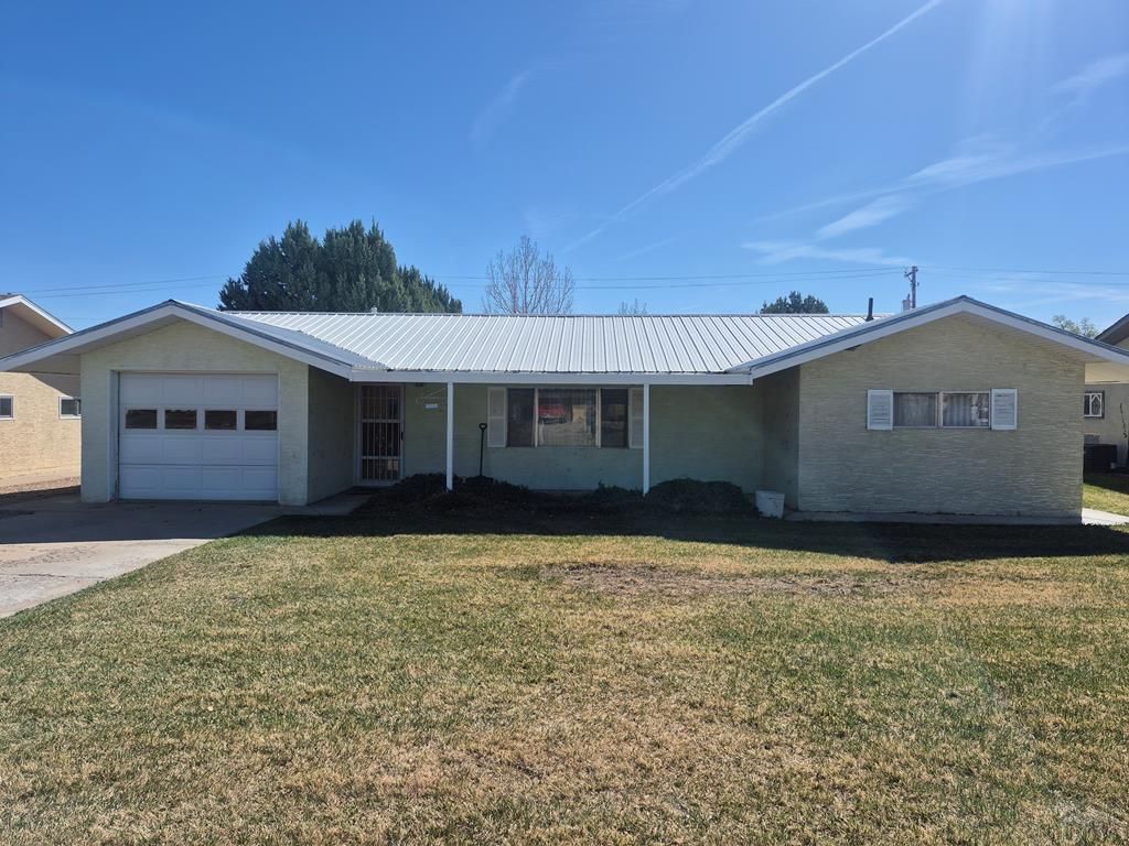 515 Holly Ave, Swink, CO 81077
