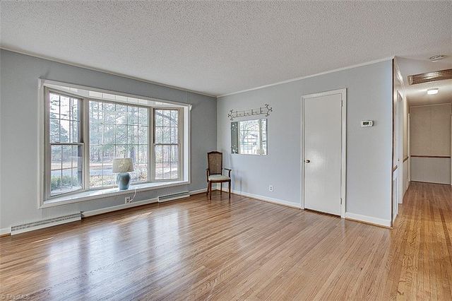 516 Hillcrest Drive, Randleman, NC 27317