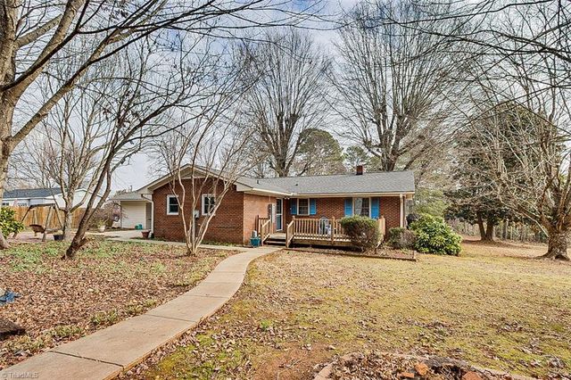 516 Hillcrest Drive, Randleman, NC 27317