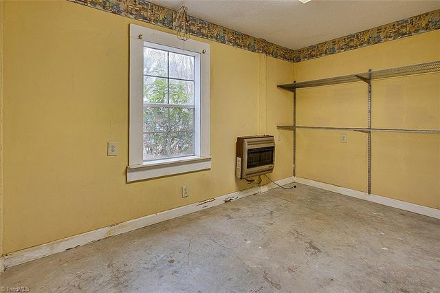 516 Hillcrest Drive, Randleman, NC 27317