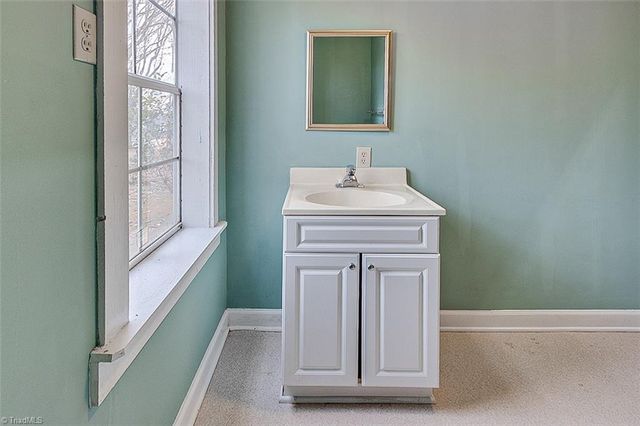 516 Hillcrest Drive, Randleman, NC 27317