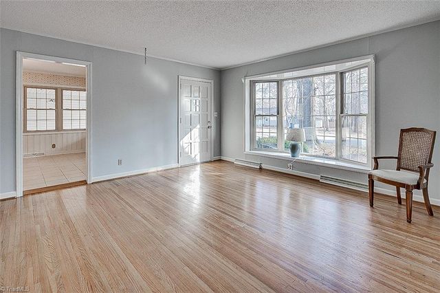 516 Hillcrest Drive, Randleman, NC 27317