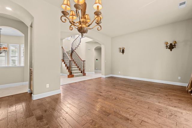 100 Paizano Ct, Roseville, CA 95661