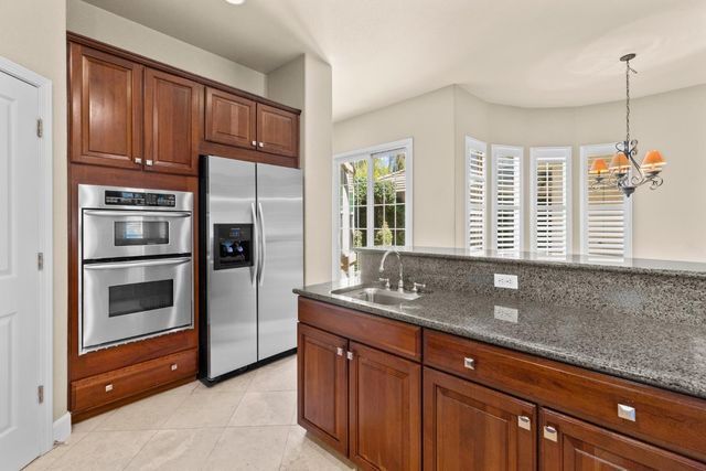 100 Paizano Ct, Roseville, CA 95661
