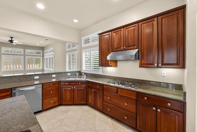 100 Paizano Ct, Roseville, CA 95661