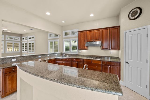 100 Paizano Ct, Roseville, CA 95661