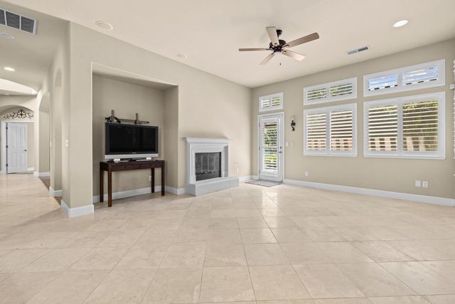 100 Paizano Ct, Roseville, CA 95661